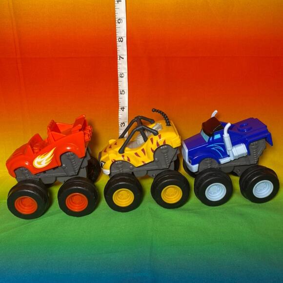 Blaze and the monster machines push and go trucks - Picture 2 of 2